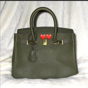 Famous Brand Olive Green 25CM Dupe